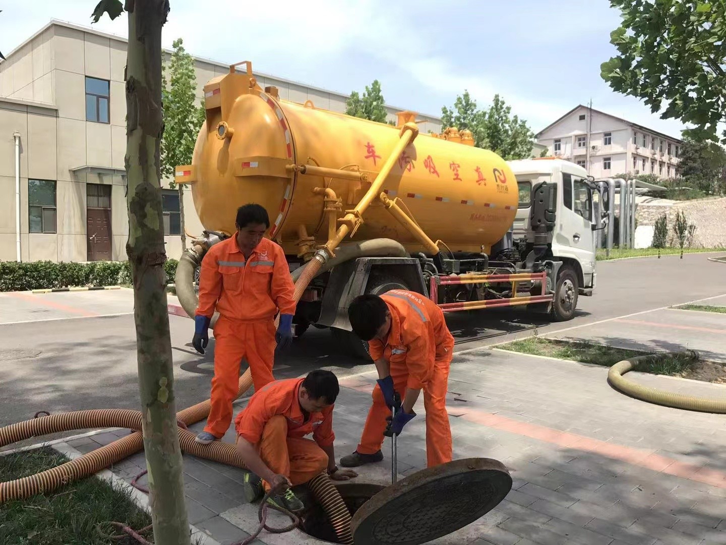 庐山化粪池清理与5-8吨吸粪车施工效率分析
